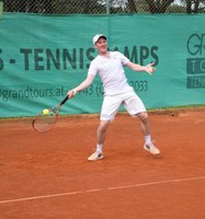 Tennis - Meisterschaftsbeginn